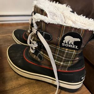 Sorel snow boots womens 9